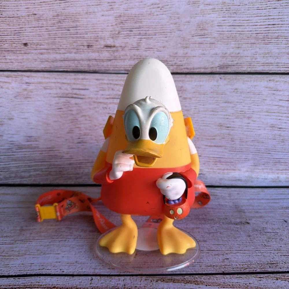 Disney Parks Donald Duck Halloween Candy Corn Glow Sipper Cup Souvenir